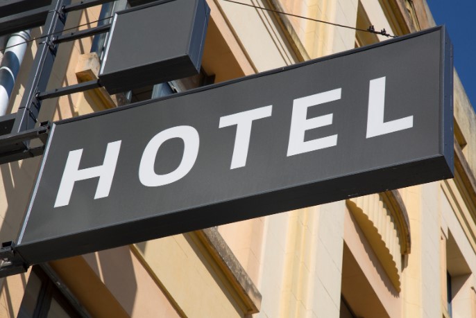 Лучшие решения для оформления вывески фасада здания